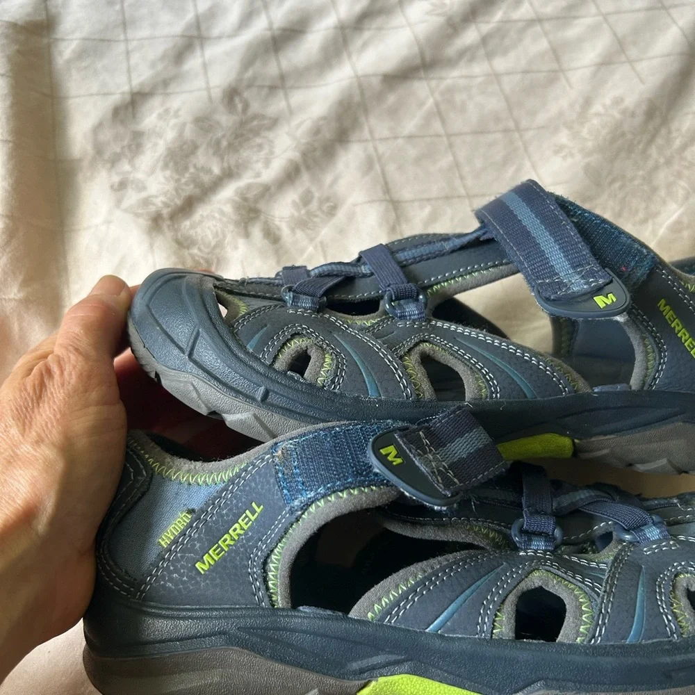 Merrill Boy’s Hydro Hiker Sandal (MY53375). Size Youth 5W. Navy/lime green.